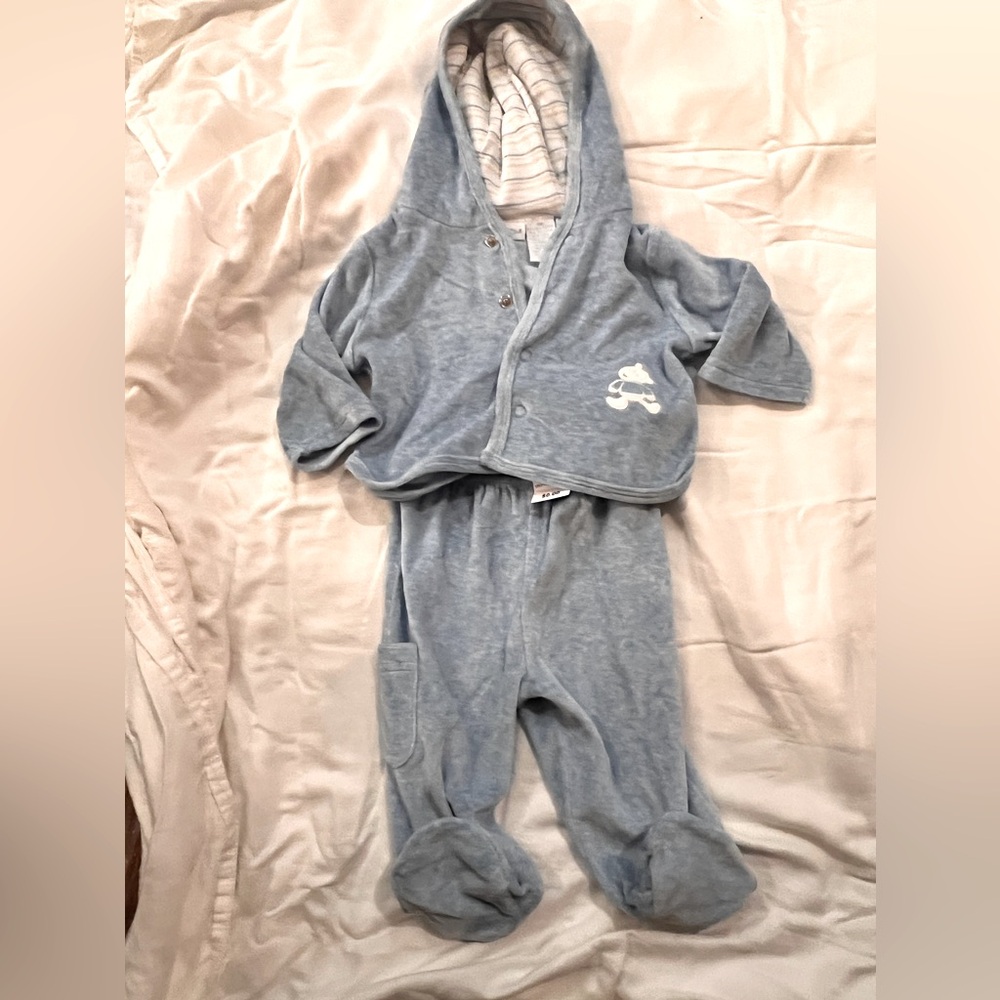 Infant two piece set by lullaby club. NWT